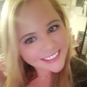 Meet your Posher, Brianne